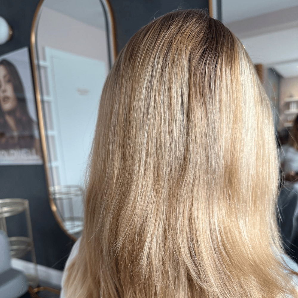 Modne blond fryzury na zimę 2025 – naturalne pasma w stylu Willowa Beauty Lublin