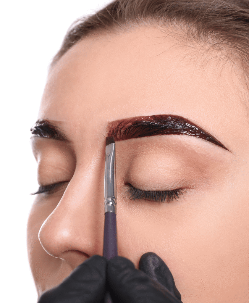 Stylizacja brwi Lublin – henna brwi nakładana pędzelkiem w Willowa Beauty