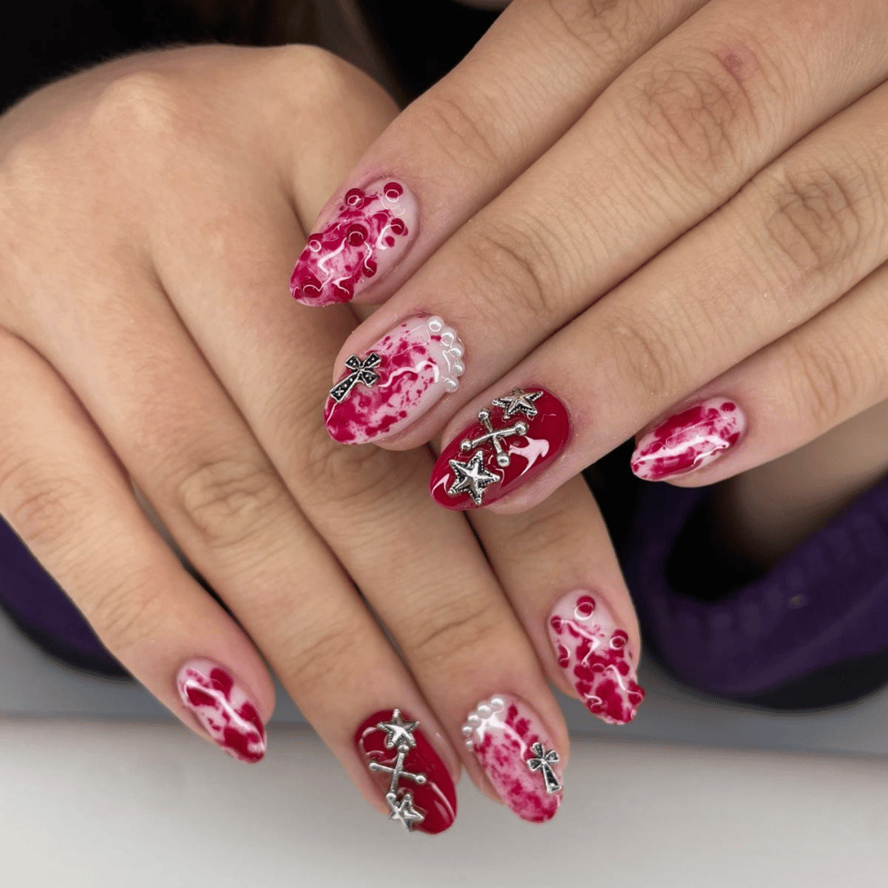 Czerwony manicure hybrydowy ze zdobieniami 3D i wzorami – paznokcie Lublin 2025