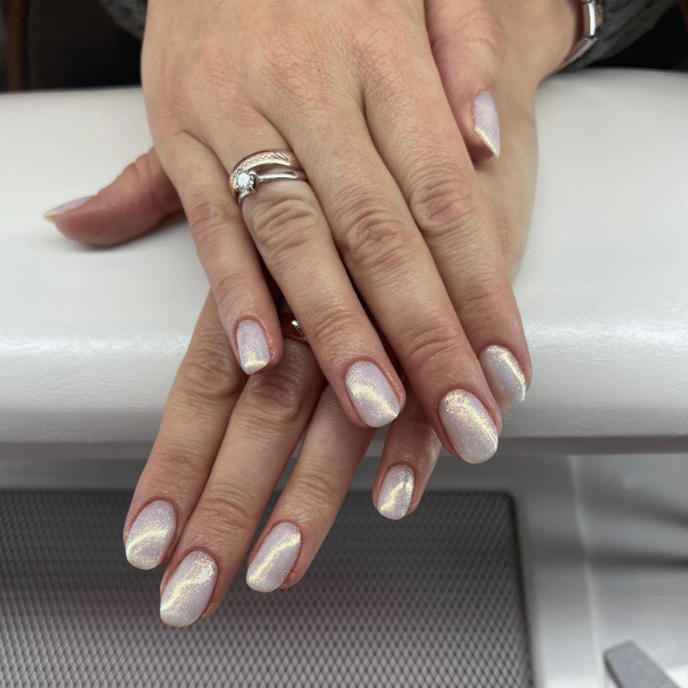 Manicure hybrydowy z efektem syrenki – zimowe paznokcie 2025 Lublin