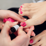 Zimowy pedicure 2025 – stylizacja paznokci u stóp w salonie Willowa Beauty